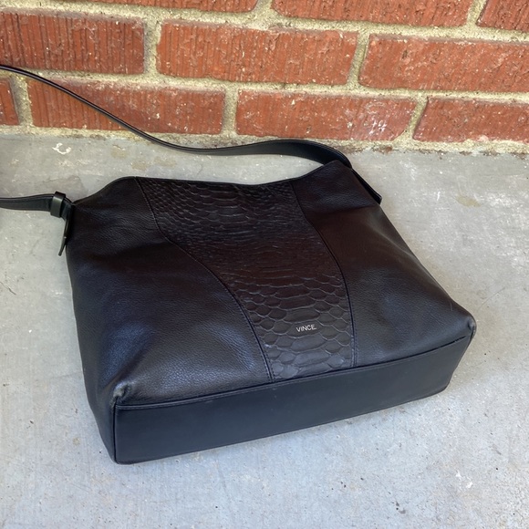 Vince Mod V Python Embossed Bucket bag - Picture 5 of 10